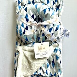 Blue and White Geometric Baby Blanket Set with neck pillow